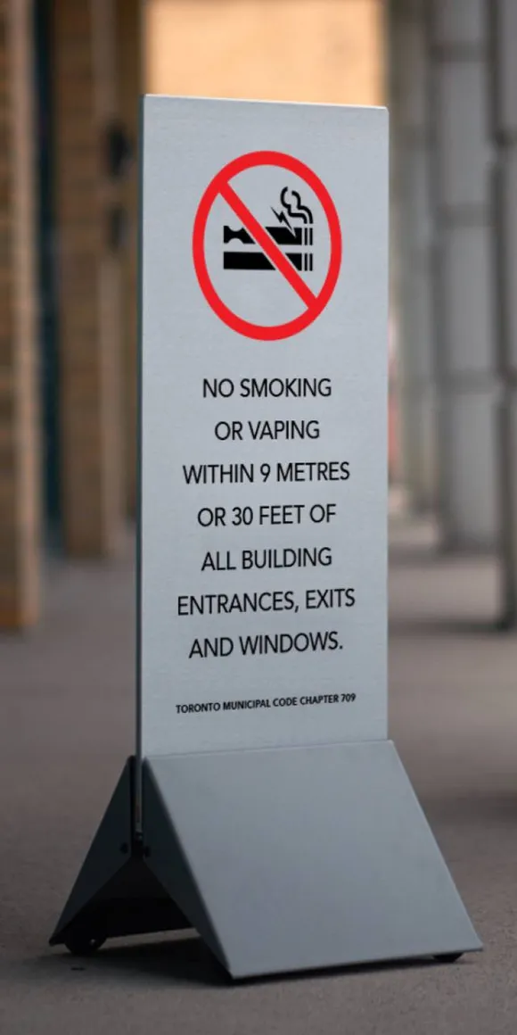Stanchion topper sign printed with a no smoking message